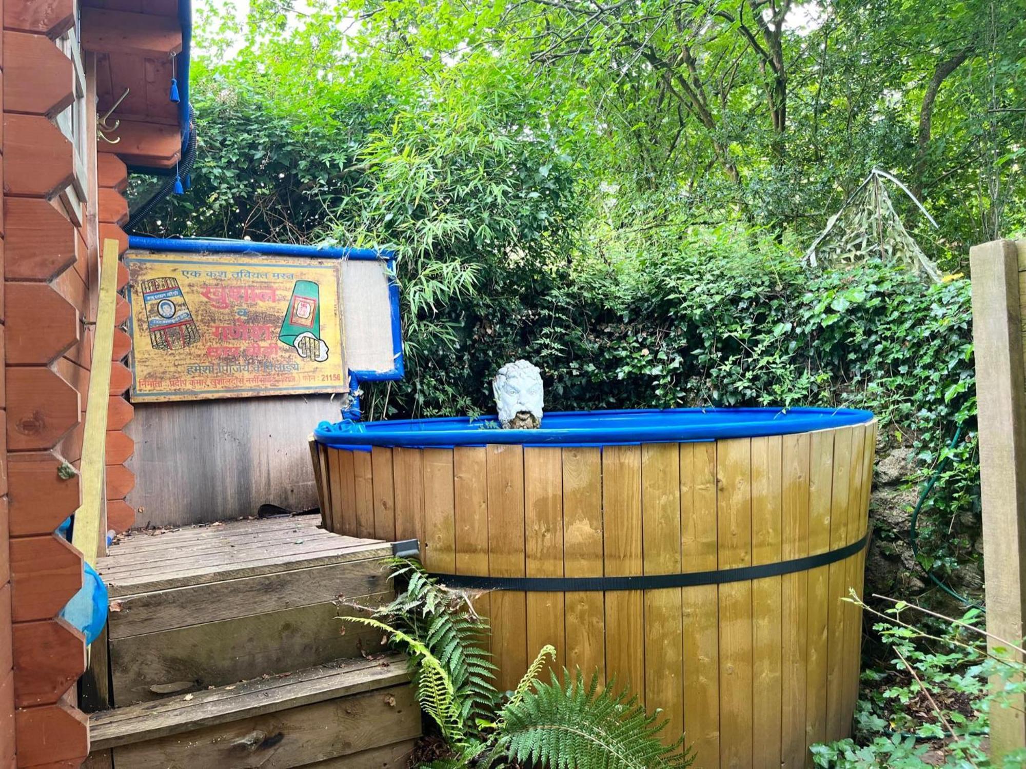 Retro Private Lodge With Hot Tub Nr Dartmoor Newton Abbot Exterior photo